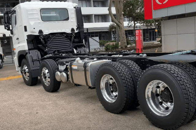 Hino 700 Series 3248 Prime Mover